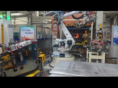 ER210-2700 रोबोट ER210-2700 के साथ इंजन हुड मोल्डिंग